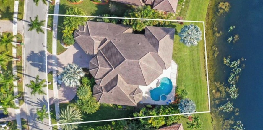 House in Weston, Florida 5 bedrooms, 397.71 sq.m. № 1132693