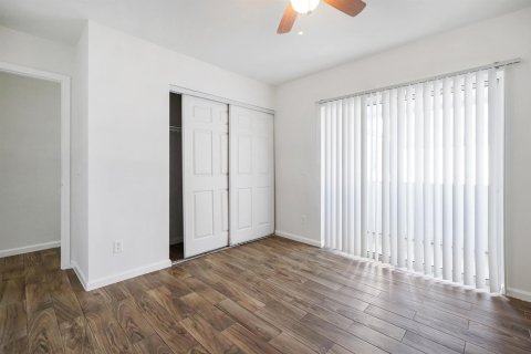 Touwnhouse à louer à West Palm Beach, Floride: 2 chambres, 118.64 m2 № 2260911 - photo 11