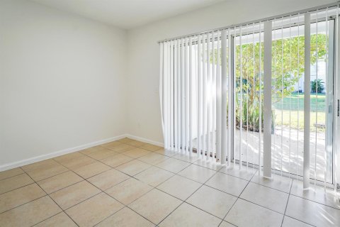Touwnhouse à louer à West Palm Beach, Floride: 2 chambres, 118.64 m2 № 2260911 - photo 7