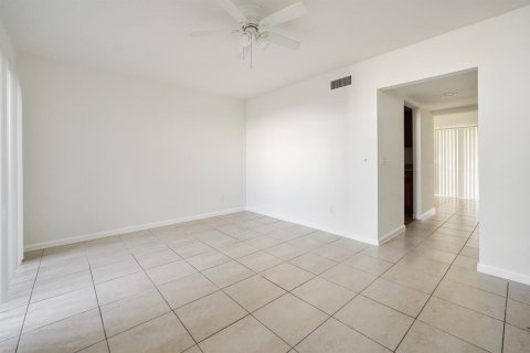 Touwnhouse à louer à West Palm Beach, Floride: 2 chambres, 118.64 m2 № 2260911 - photo 4