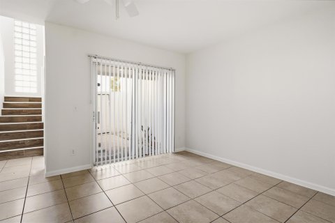 Touwnhouse à louer à West Palm Beach, Floride: 2 chambres, 118.64 m2 № 2260911 - photo 3