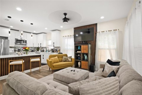 Touwnhouse à louer à Tampa, Floride: 3 chambres, 123.93 m2 № 2092381 - photo 3