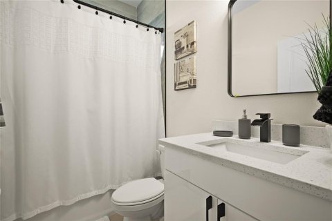 Touwnhouse à louer à Tampa, Floride: 3 chambres, 123.93 m2 № 2092381 - photo 12