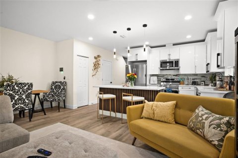 Touwnhouse à louer à Tampa, Floride: 3 chambres, 123.93 m2 № 2092381 - photo 2