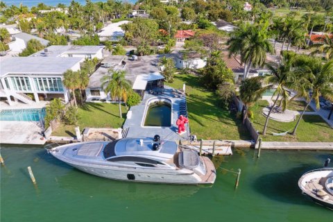 Casa en venta en Miami Beach, Florida, 4 dormitorios, 271.92 m2 № 1333357 - foto 9