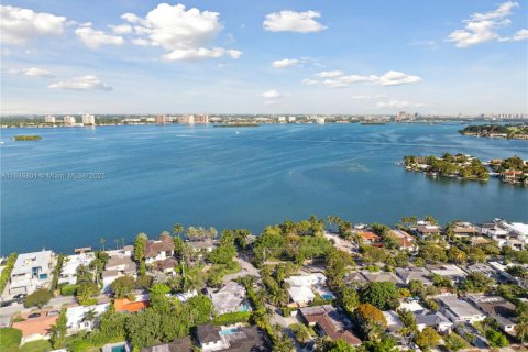 Casa en venta en Miami Beach, Florida, 4 dormitorios, 271.92 m2 № 1333357 - foto 14