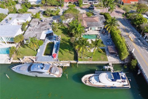 Casa en venta en Miami Beach, Florida, 4 dormitorios, 271.92 m2 № 1333357 - foto 8