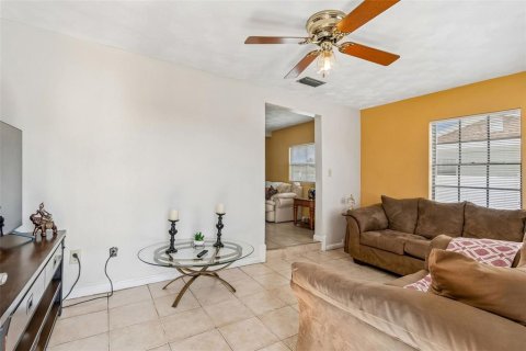 Casa en venta en Tampa, Florida, 3 dormitorios, 116.78 m2 № 2167437 - foto 11