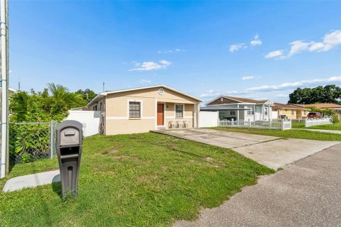 Casa en venta en Tampa, Florida, 3 dormitorios, 116.78 m2 № 2167437 - foto 5
