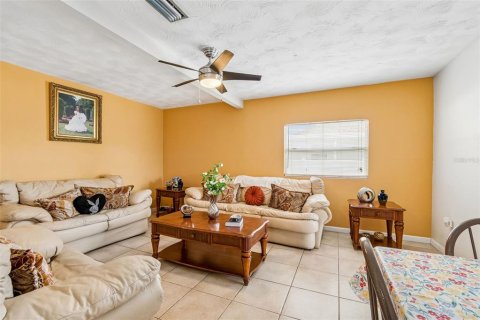 Casa en venta en Tampa, Florida, 3 dormitorios, 116.78 m2 № 2167437 - foto 15