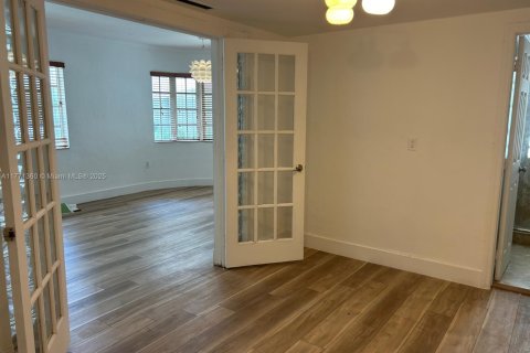Copropriété à vendre à Miami Beach, Floride: 1 chambre, 66.33 m2 № 1867825 - photo 7