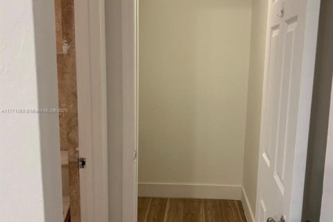 Copropriété à vendre à Miami Beach, Floride: 1 chambre, 66.33 m2 № 1867825 - photo 9