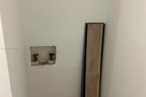 Copropriété à vendre à Miami Beach, Floride: 1 chambre, 66.33 m2 № 1867825 - photo 10