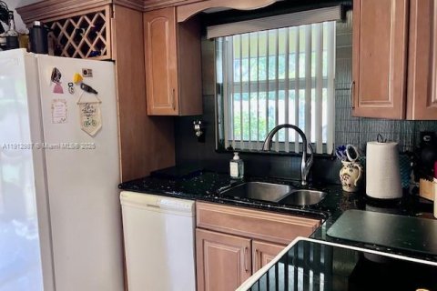 Купить виллу или дом в Дейви, Флорида 2 спальни, 115.57м2, № 1969674 - фото 3