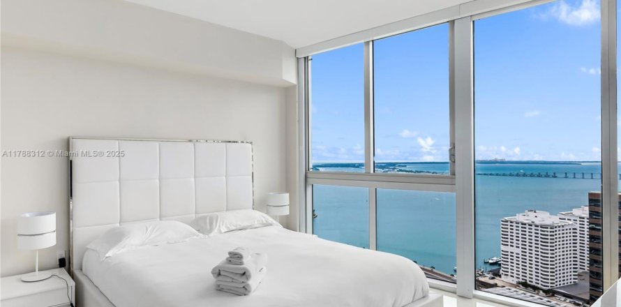 Condominio en Miami, Florida, 2 dormitorios  № 1736017