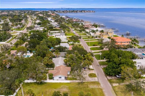Villa ou maison à vendre à Saint Petersburg, Floride: 4 chambres, 175.12 m2 № 1900401 - photo 3