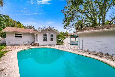 Villa ou maison à vendre à Saint Petersburg, Floride: 4 chambres, 175.12 m2 № 1900401 - photo 6