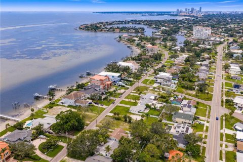 Villa ou maison à vendre à Saint Petersburg, Floride: 4 chambres, 175.12 m2 № 1900401 - photo 4