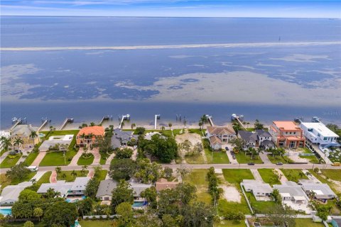 Villa ou maison à vendre à Saint Petersburg, Floride: 4 chambres, 175.12 m2 № 1900401 - photo 5