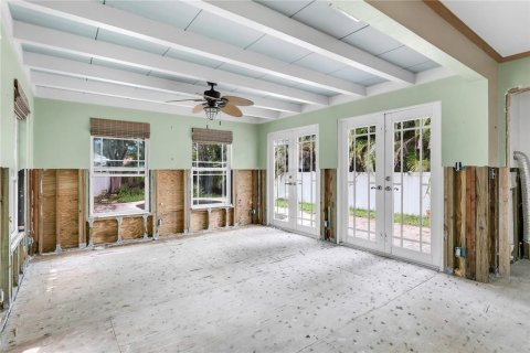 Villa ou maison à vendre à Saint Petersburg, Floride: 4 chambres, 175.12 m2 № 1900401 - photo 9