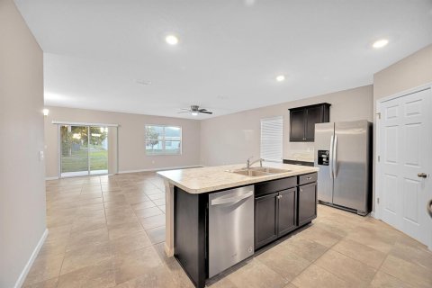 Casa en venta en Port St. Lucie, Florida, 4 dormitorios, 177.91 m2 № 2247120 - foto 11
