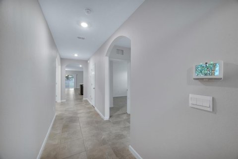 Casa en venta en Port St. Lucie, Florida, 4 dormitorios, 177.91 m2 № 2247120 - foto 2