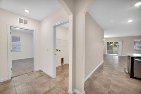 Casa en venta en Port St. Lucie, Florida, 4 dormitorios, 177.91 m2 № 2247120 - foto 8
