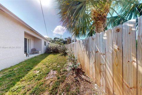 House in Fort Lauderdale, Florida 3 bedrooms, 120.4 sq.m. № 1707893 - photo 22