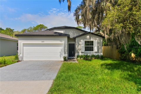 House in Apopka, Florida 4 bedrooms, 143.16 sq.m. № 1769441 - photo 1