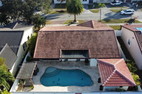 House in Miami, Florida 3 bedrooms, 136.75 sq.m. № 2000969 - photo 5