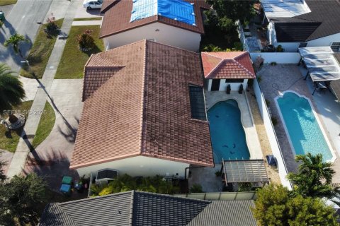 House in Miami, Florida 3 bedrooms, 136.75 sq.m. № 2000969 - photo 6