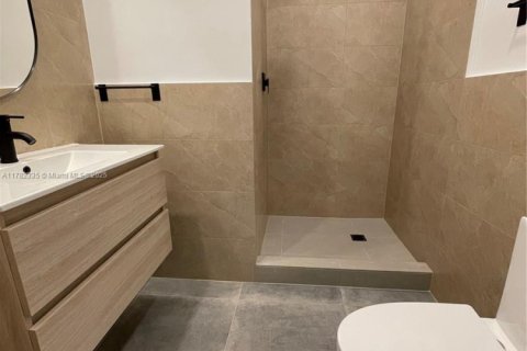Propiedad comercial en venta en Miami, Florida, 481.98 m2 № 1738315 - foto 19