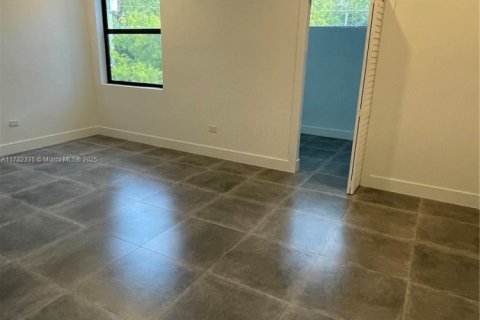Propiedad comercial en venta en Miami, Florida, 481.98 m2 № 1738315 - foto 15