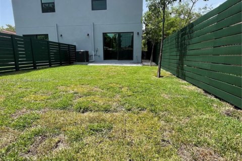 Propiedad comercial en venta en Miami, Florida, 481.98 m2 № 1738315 - foto 21