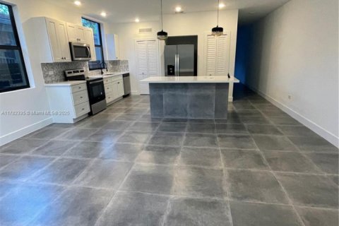Propiedad comercial en venta en Miami, Florida, 481.98 m2 № 1738315 - foto 7