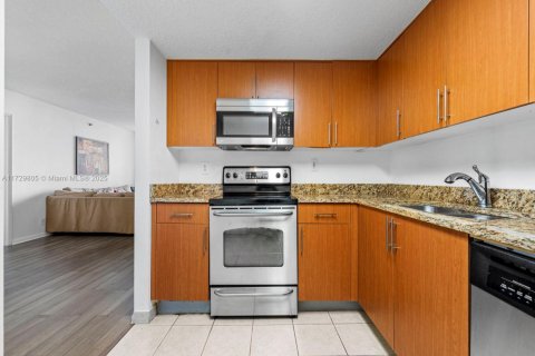 Condo in Aventura, Florida, 2 bedrooms  № 2036870 - photo 7