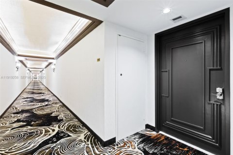 Condo in Miami, Florida, 2 bedrooms  № 2076696 - photo 21