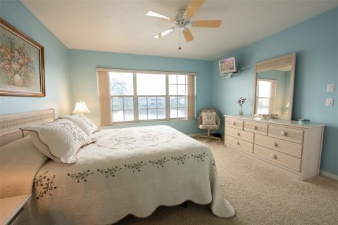 Condo in Lake Suzy, Florida, 3 bedrooms  № 1562331 - photo 17