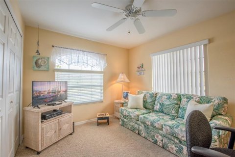 Condo in Lake Suzy, Florida, 3 bedrooms  № 1562331 - photo 16