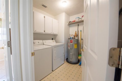 Condo in Lake Suzy, Florida, 3 bedrooms  № 1562331 - photo 25
