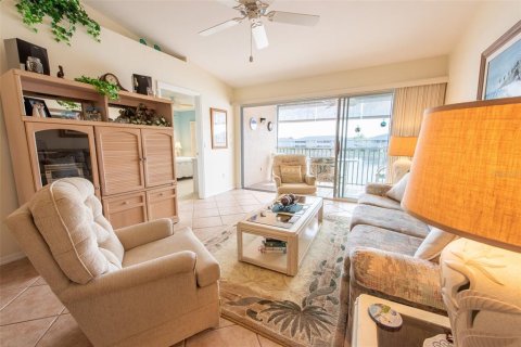 Condo in Lake Suzy, Florida, 3 bedrooms  № 1562331 - photo 8