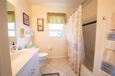 Condo in Lake Suzy, Florida, 3 bedrooms  № 1562331 - photo 23