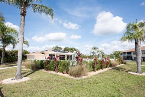 Condo in Lake Suzy, Florida, 3 bedrooms  № 1562331 - photo 30
