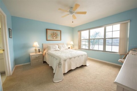 Condo in Lake Suzy, Florida, 3 bedrooms  № 1562331 - photo 4