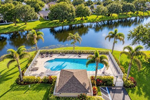 Casa en venta en Vero Beach, Florida, 4 dormitorios, 215.53 m2 № 2428396 - foto 4