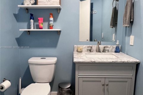 Villa ou maison à vendre à Hialeah, Floride: 3 chambres, 176.14 m2 № 2025020 - photo 14