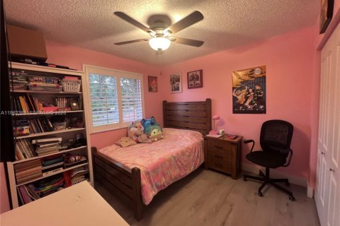 Villa ou maison à vendre à Hialeah, Floride: 3 chambres, 176.14 m2 № 2025020 - photo 22