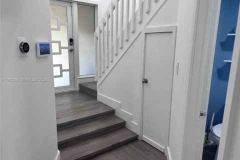 Villa ou maison à vendre à Hialeah, Floride: 3 chambres, 176.14 m2 № 2025020 - photo 10