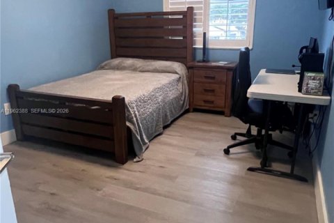 Villa ou maison à vendre à Hialeah, Floride: 3 chambres, 176.14 m2 № 2025020 - photo 23