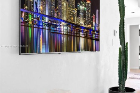 House in Fort Lauderdale, Florida 5 bedrooms, 268.58 sq.m. № 2045598 - photo 9